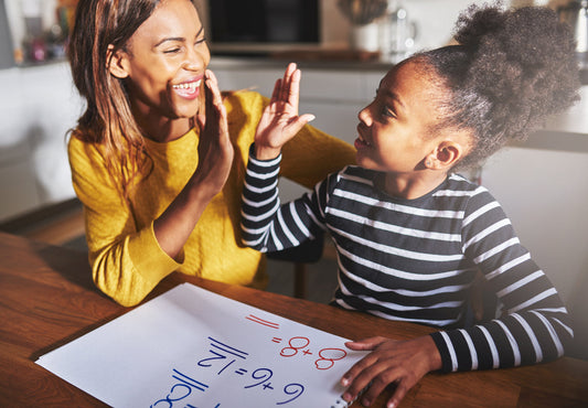 Éducation Financière Enfant : 7 Étapes pour Apprendre à Gérer l’Argent dès 3 ans