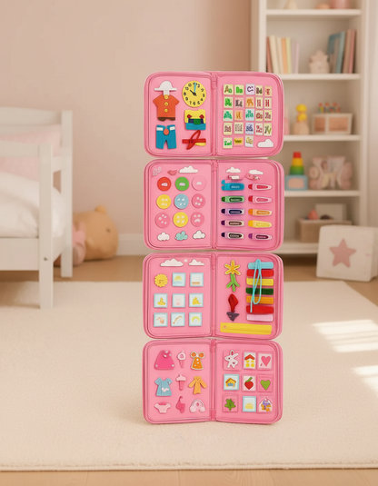 Jeux de motricité bébé dans une salle de jeux lumineuse — Les Petiots